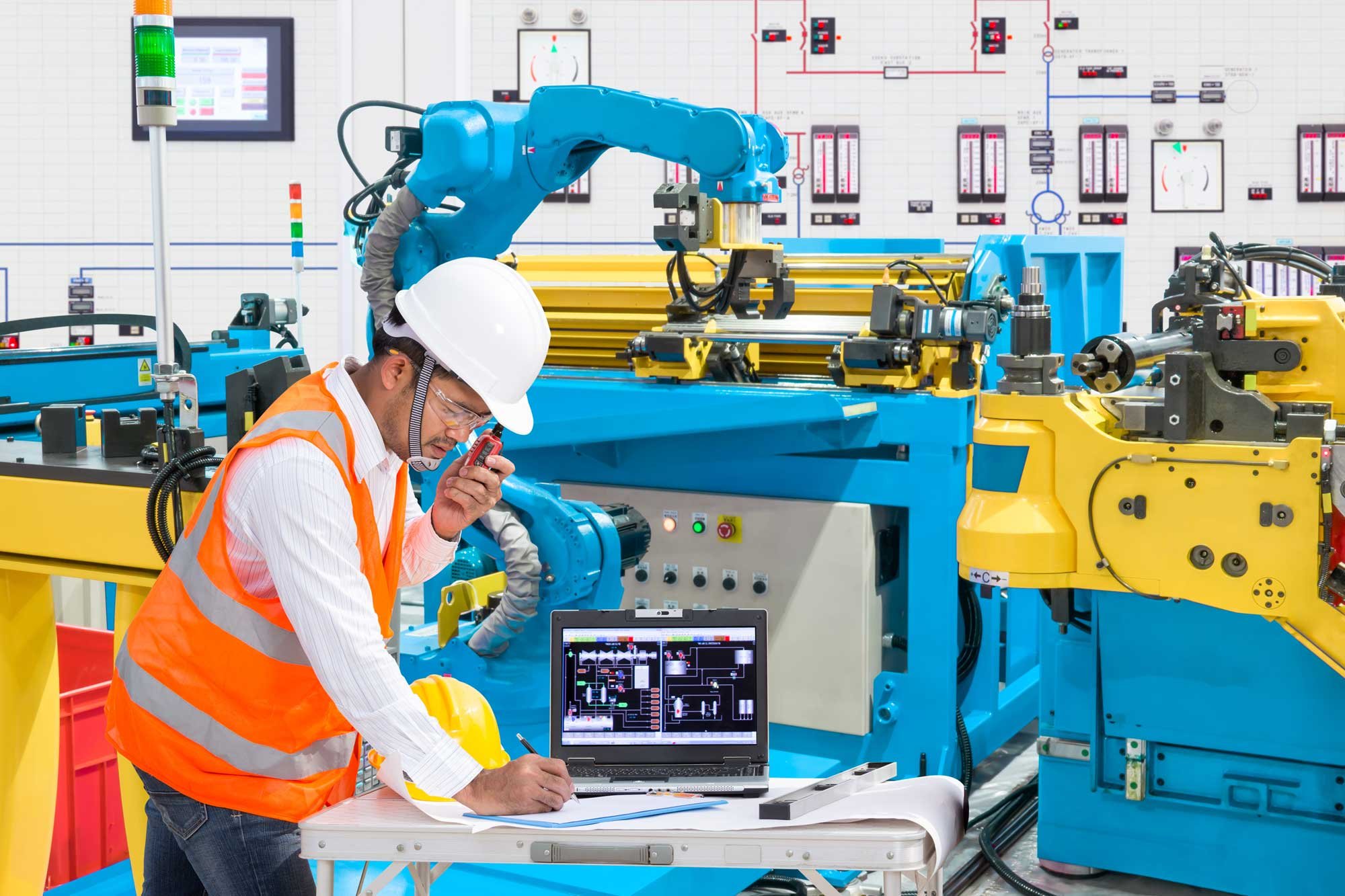 AdobeStock_134212224_Industrial_IoT